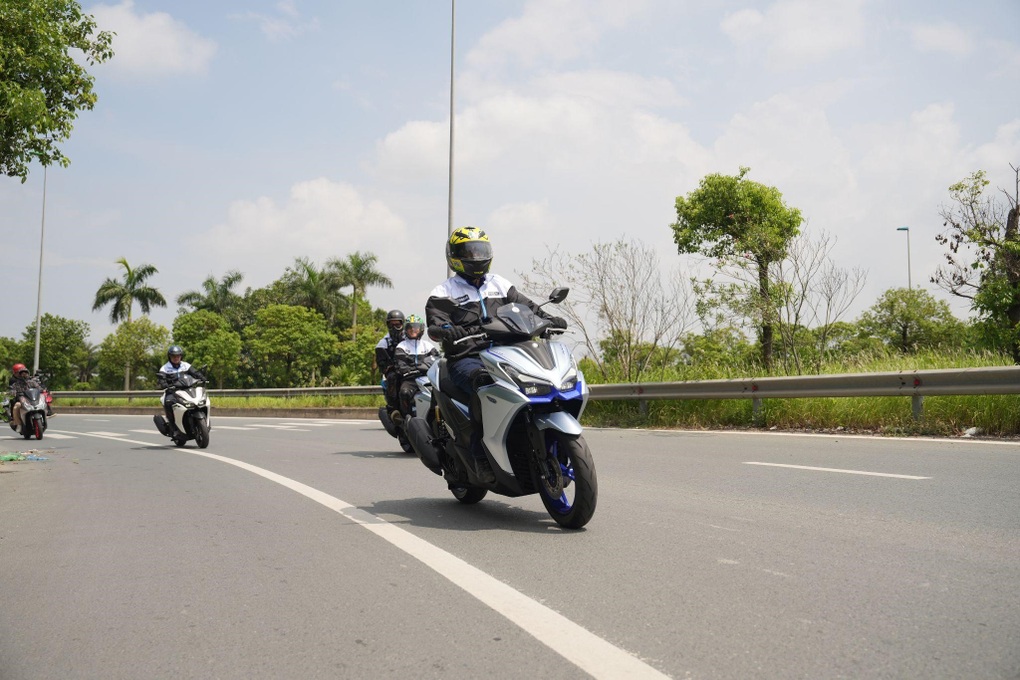 Yamaha NVX 2025: Lái mượt phố đông, bứt phá theo cách riêng với YECVT - 4