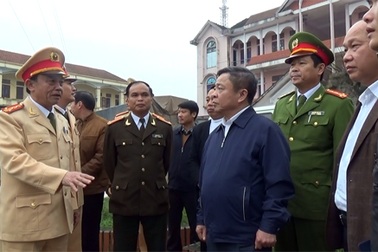 Thị sát "điểm nóng" xe quá tải, Chủ tịch tỉnh yêu cầu kỷ luật GĐ Sở TNMT