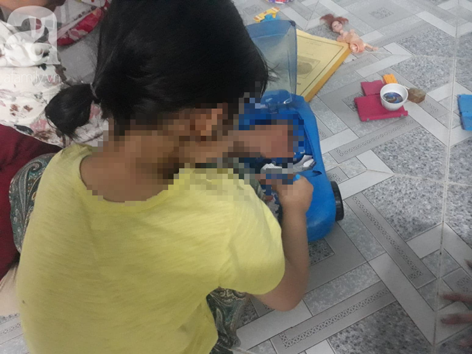 TP.HCM: Người mẹ đau đớn làm đơn tố cáo gã xe ôm xâm hại con gái 5 tuổi: Con bé nói ông ấy làm nó đau lắm... - Ảnh 2. TP.HCM: Người mẹ đau đớn làm đơn tố cáo gã xe ôm xâm hại con gái 5 tuổi: Con bé nói ông ấy làm nó đau lắm... - Ảnh 2.