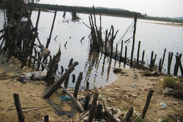 Nỗi lo đất lở, biển xâm thực