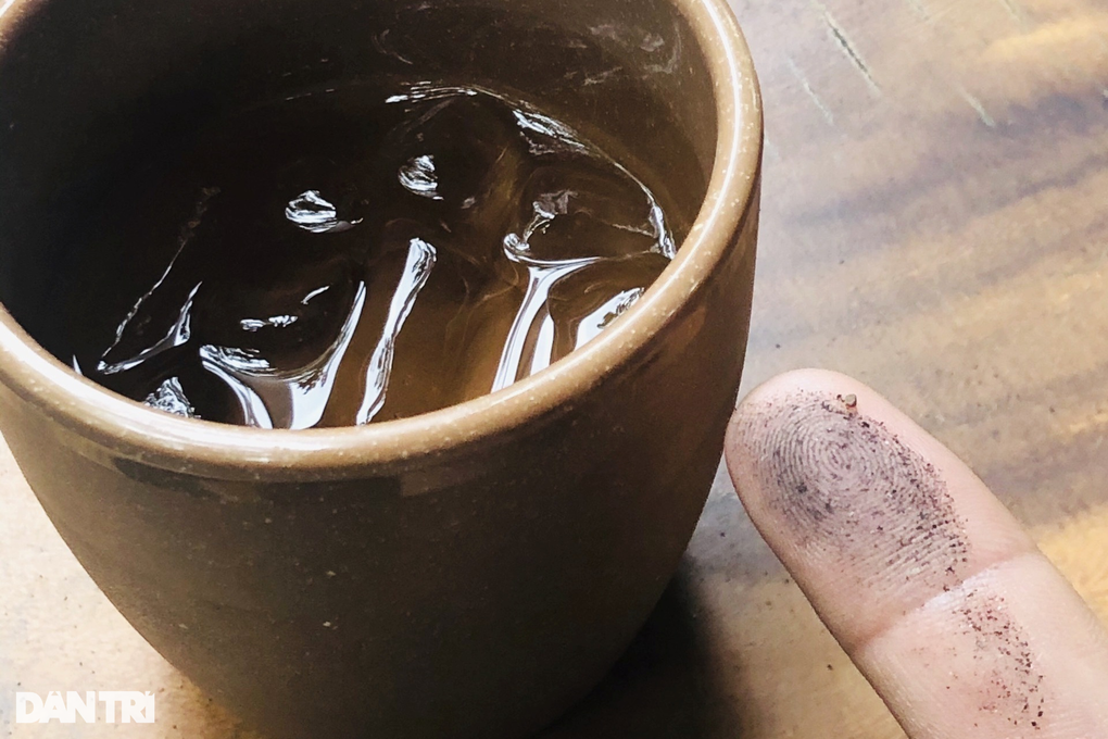 Bụi đen tấn công sát Tết, người dân ở TPHCM không dám mở cửa nhà - 3 Bụi đen tấn công sát Tết, người dân ở TPHCM không dám mở cửa nhà - 3