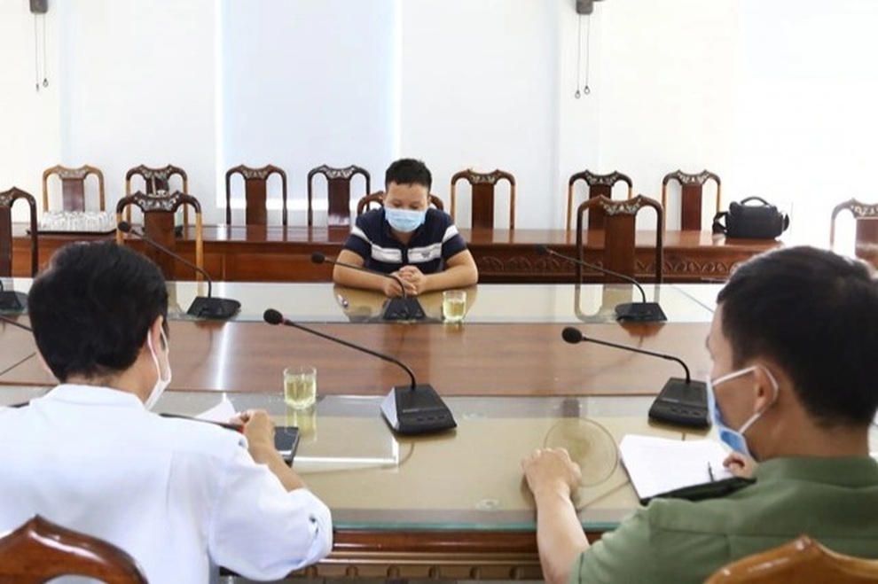 Xử phạt thanh niên bình luận ca sĩ Thủy Tiên đút lót tỉnh Hà Tĩnh - 1 Xử phạt thanh niên bình luận ca sĩ Thủy Tiên đút lót tỉnh Hà Tĩnh - 1