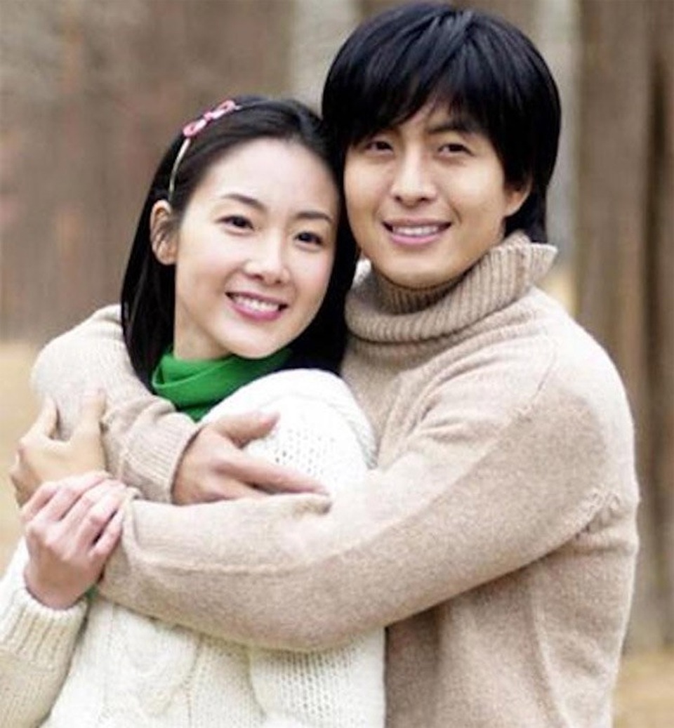 Hôn nhân viên mãn với chồng kém 9 tuổi khiến Choi Ji Woo ngày càng trẻ đẹp! - 7 Hôn nhân viên mãn với chồng kém 9 tuổi khiến Choi Ji Woo ngày càng trẻ đẹp! - 7