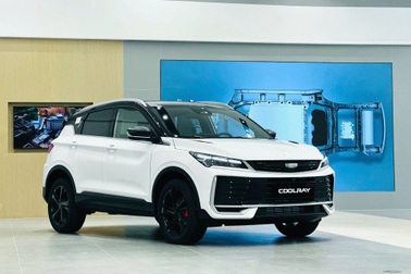 Loạt xe Geely ưu đãi tháng 10: Xe xăng hỗ trợ trước bạ, xe điện tặng bộ sạc