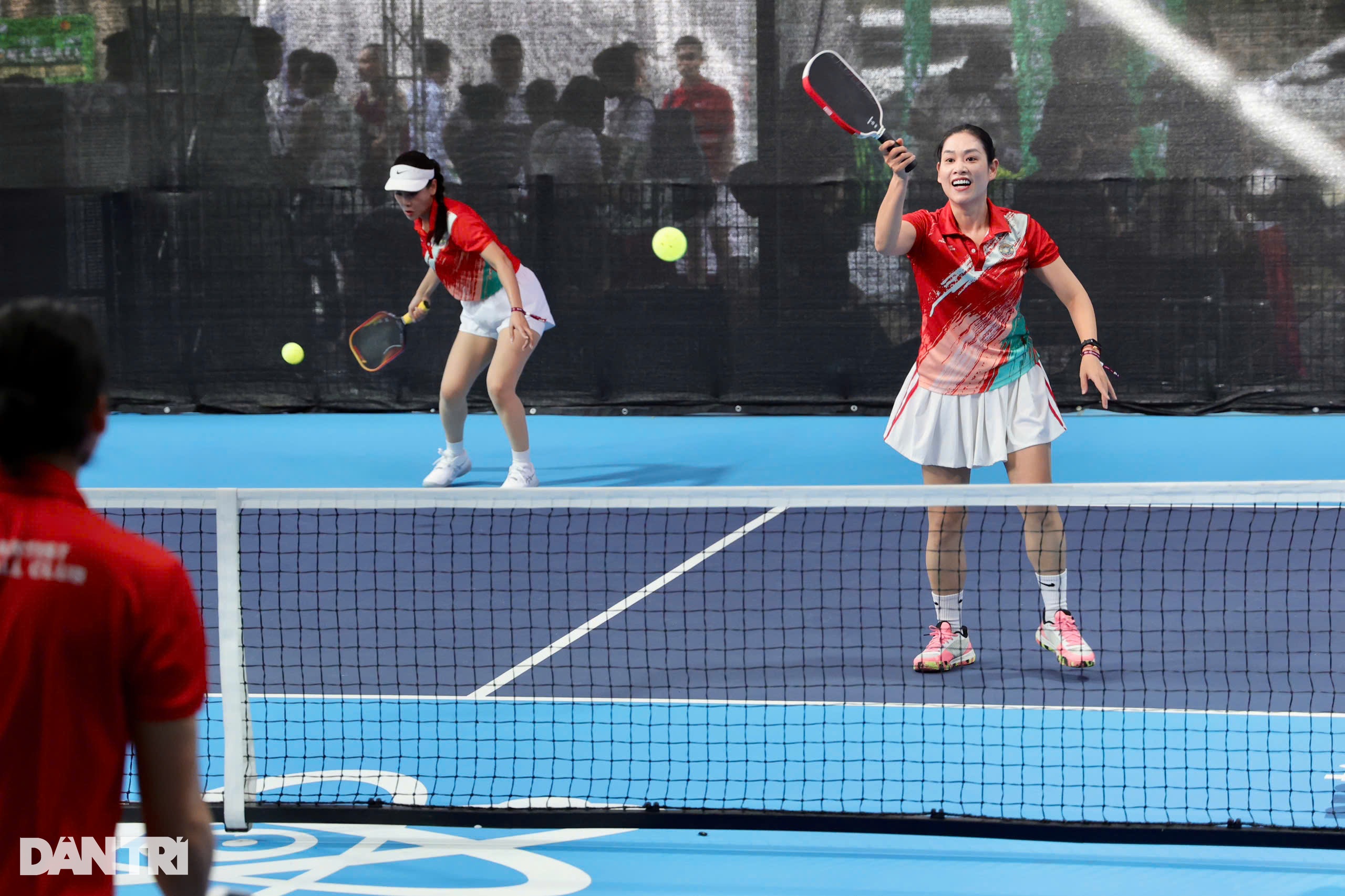 Hà Hương “Phía trước là bầu trời” được chồng ủng hộ, tự tin chơi pickleball - 9