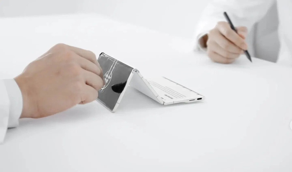 Close-up of the tri-fold screen smartphone with super thin design - 5