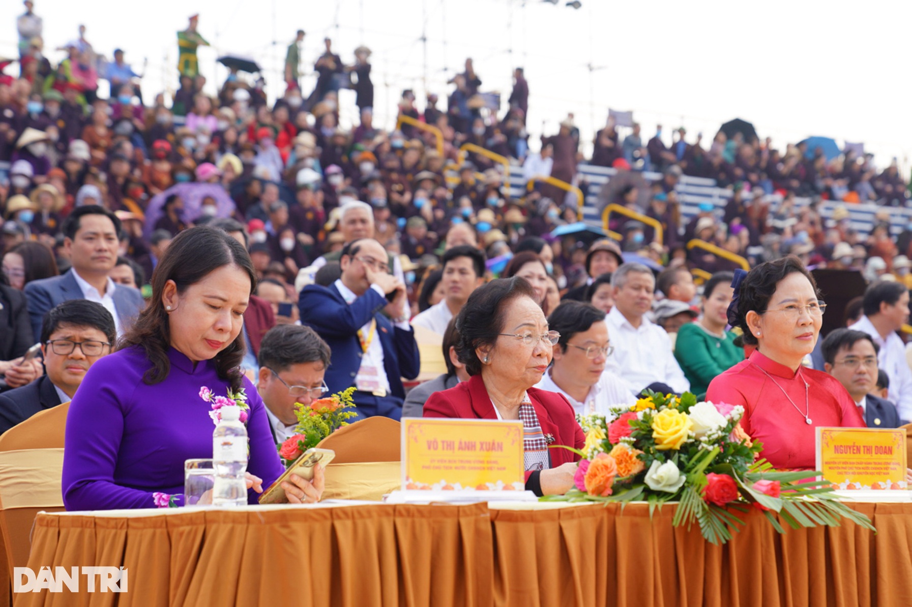 Hàng nghìn người tham dự Lễ khai hội ở ngôi chùa lớn nhất thế giới - 1