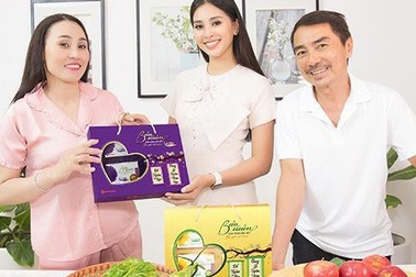 Tết này Hoa hậu Tiểu Vy tặng quà gì cho mẹ ?