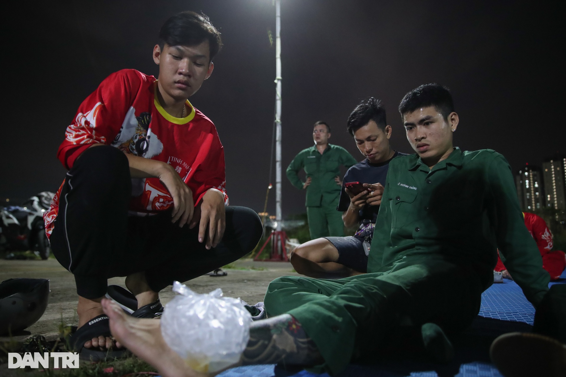 Ngày đêm khổ luyện trên Mai Hoa Thung của đội lân Tinh Anh Đường - 12 Ngày đêm khổ luyện trên Mai Hoa Thung của đội lân Tinh Anh Đường - 12