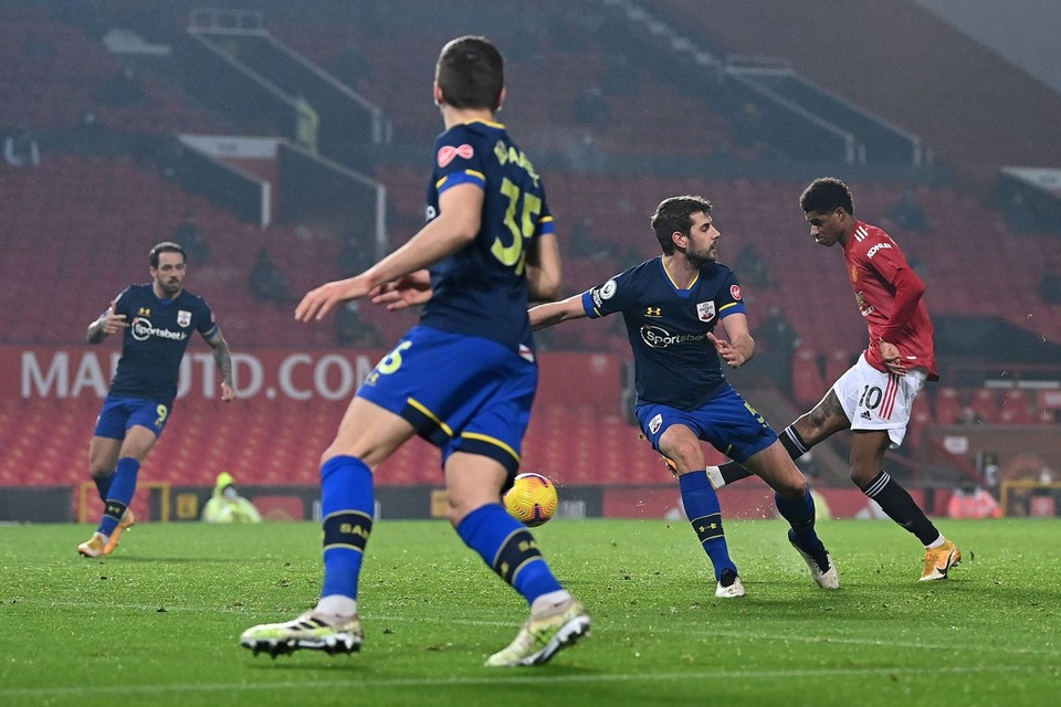 Man Utd chia 9 bàn thắng cho 9 cầu thủ của Southampton - 6 Man Utd chia 9 bàn thắng cho 9 cầu thủ của Southampton - 6