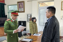 Khởi tố 3 giáo viên thu tiền học phí sát hạch bằng lái ô tô quá qui định