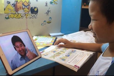 Có nên để trẻ học tiếng Anh online?