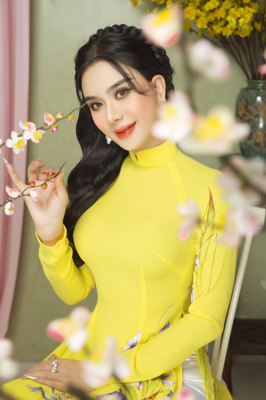 Lâm Khánh Chi nói gì khi bị chê hoang phí vì bỏ 2 tỷ đồng làm đẹp? - 4 Lâm Khánh Chi nói gì khi bị chê hoang phí vì bỏ 2 tỷ đồng làm đẹp? - 4