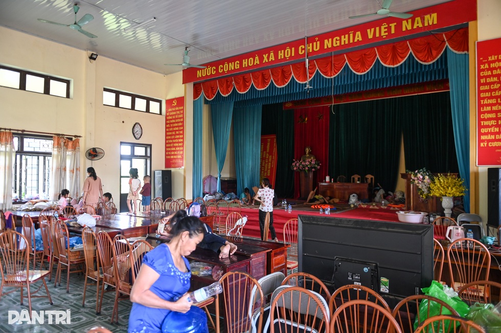 Sau lũ dữ là những bàn tay cứu người giữa “biển nước” Thái Nguyên - 8 Sau lũ dữ là những bàn tay cứu người giữa “biển nước” Thái Nguyên - 8