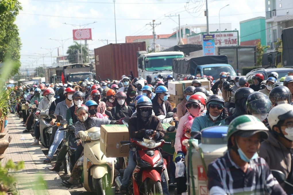 24 người chết vì TNGT trong ngày đầu nghỉ lễ 30/4-1/5 - 1 24 người chết vì TNGT trong ngày đầu nghỉ lễ 30/4-1/5 - 1