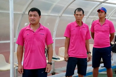 HLV Trương Việt Hoàng bất ngờ bị “trảm”