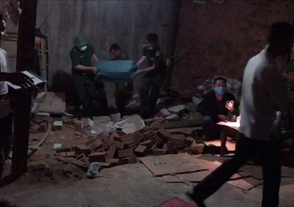 Hơn 1.300 kg pháo ém trong hầm nhà dân - 1 Hơn 1.300 kg pháo ém trong hầm nhà dân - 1