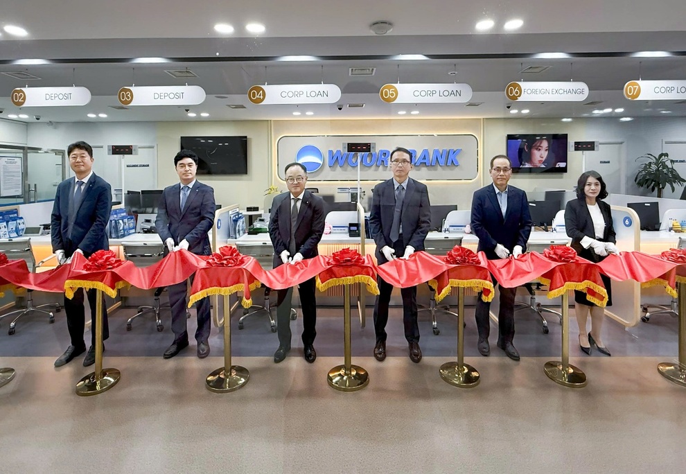 Woori Bank chuyển địa điểm chi nhánh Hà Nội, tích hợp dịch vụ quản lý “Two chairs” - 1 Woori Bank chuyển địa điểm chi nhánh Hà Nội, tích hợp dịch vụ quản lý “Two chairs” - 1