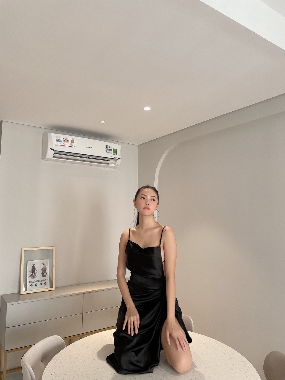 Hot girl tiếp viên hàng không lột xác gợi cảm khi tách khỏi đồng phục bay - 12 Hot girl tiếp viên hàng không lột xác gợi cảm khi tách khỏi đồng phục bay - 12
