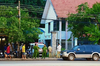 Người đàn ông chết trong tư thế treo cổ ở căn biệt thự bỏ hoang
