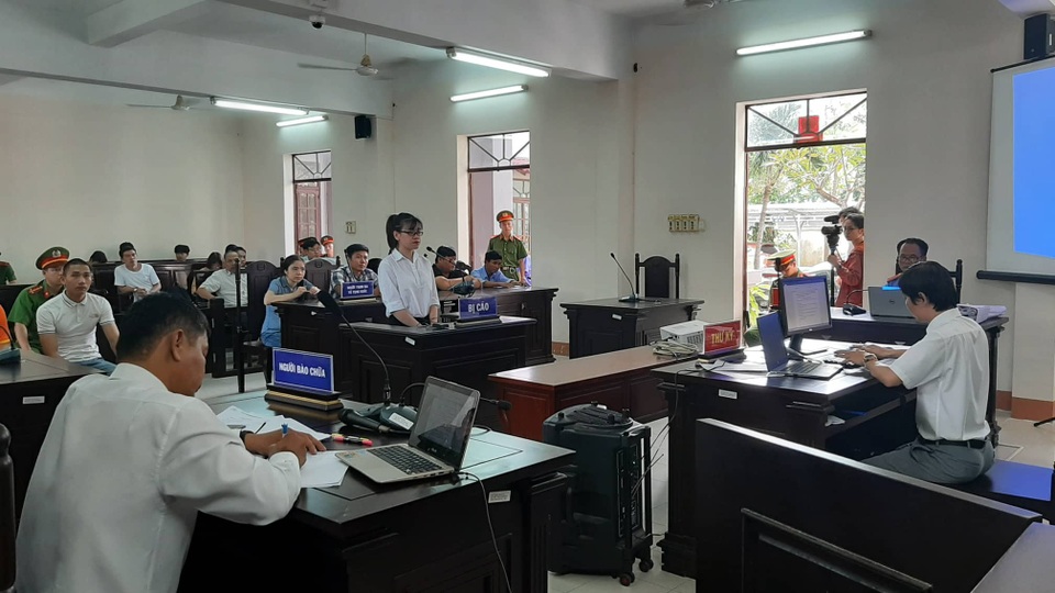Xét xử vụ nhân viên công ty Alibaba gây rối - 2 Xét xử vụ nhân viên công ty Alibaba gây rối - 2
