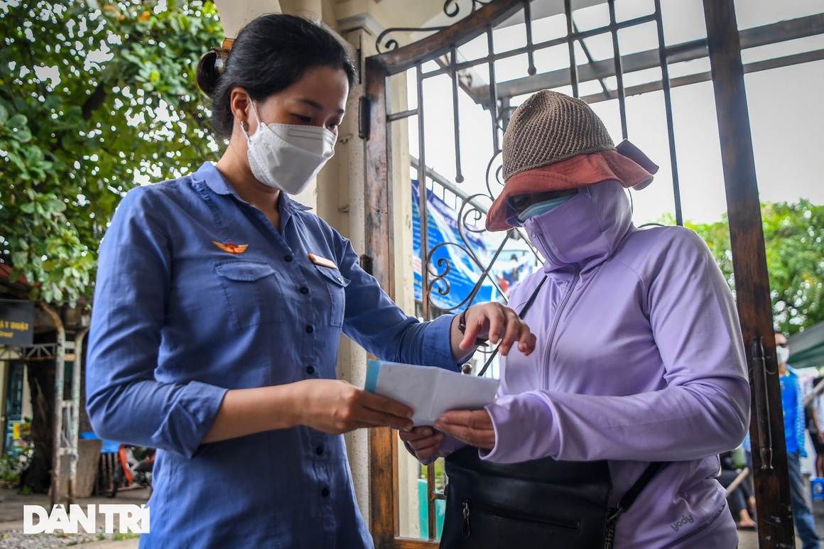 Hà Nội đón chuyến tàu khách đầu tiên đến từ Hải Phòng sau giãn cách - 13 Hà Nội đón chuyến tàu khách đầu tiên đến từ Hải Phòng sau giãn cách - 13