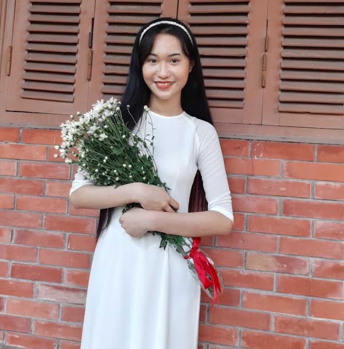 Cô bé bị bỏ rơi ở bụi tre, lớn lên từ làng SOS và ước mơ có nhiều mẹ - 3 Cô bé bị bỏ rơi ở bụi tre, lớn lên từ làng SOS và ước mơ có nhiều mẹ - 3