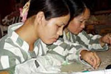 Trả nợ nông nổi bằng tuổi thanh xuân