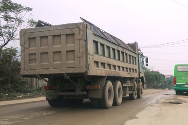 Ninh Bình: Tỉnh chỉ đạo xử lý đoàn xe “siêu tải”, cơ quan chức năng “kêu khó”!