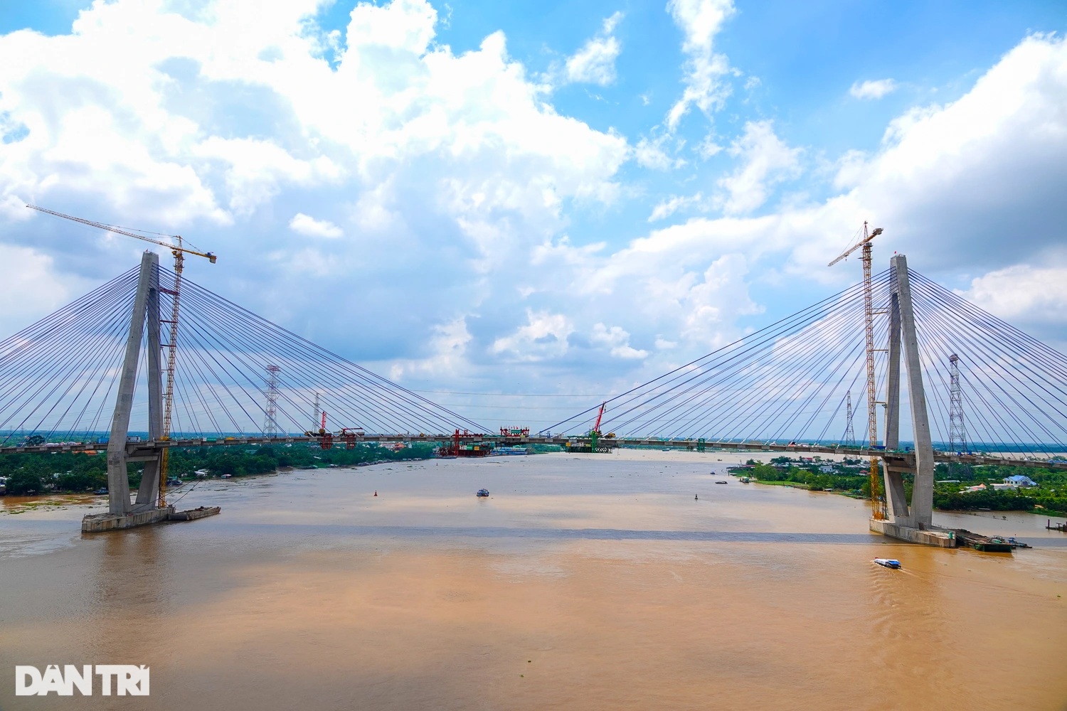 Cận cảnh cầu Mỹ Thuận 2 trước ngày hợp long - 1 Cận cảnh cầu Mỹ Thuận 2 trước ngày hợp long - 1