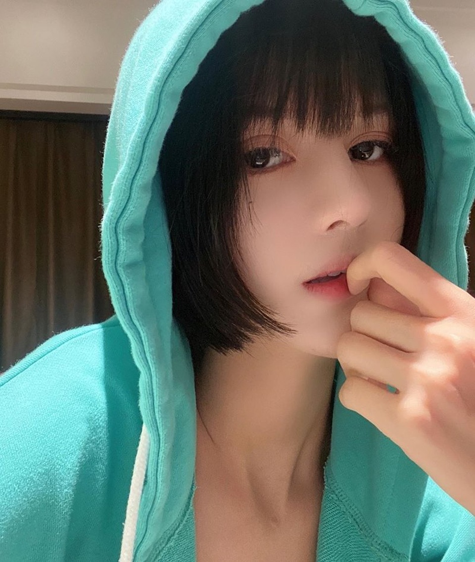 Cô gái xinh đẹp chụp ảnh hầu như không cười nhưng vẫn hút ngàn fans - 8 Cô gái xinh đẹp chụp ảnh hầu như không cười nhưng vẫn hút ngàn fans - 8