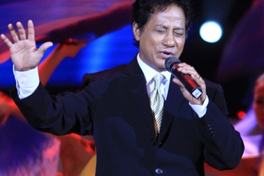 Chế Linh, sao lại làm tôi khóc?