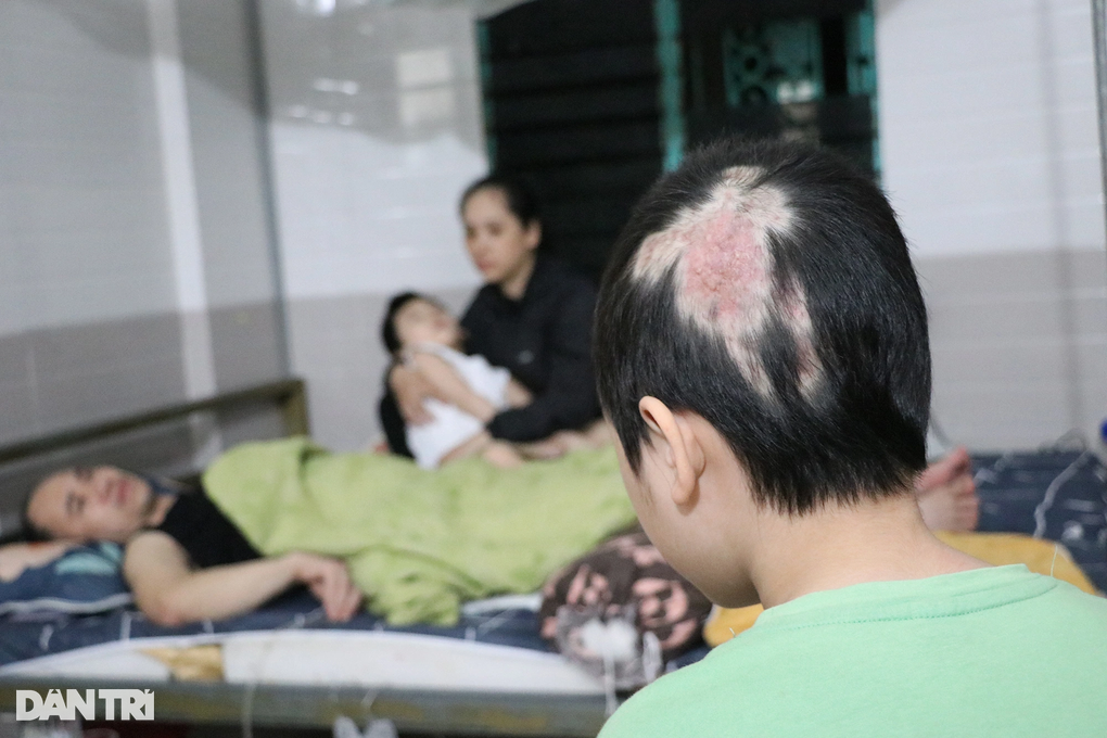 Đêm kinh hoàng ở nước ngoài và tận cùng khốn khổ của gia đình bệnh tật - 4 Đêm kinh hoàng ở nước ngoài và tận cùng khốn khổ của gia đình bệnh tật - 4