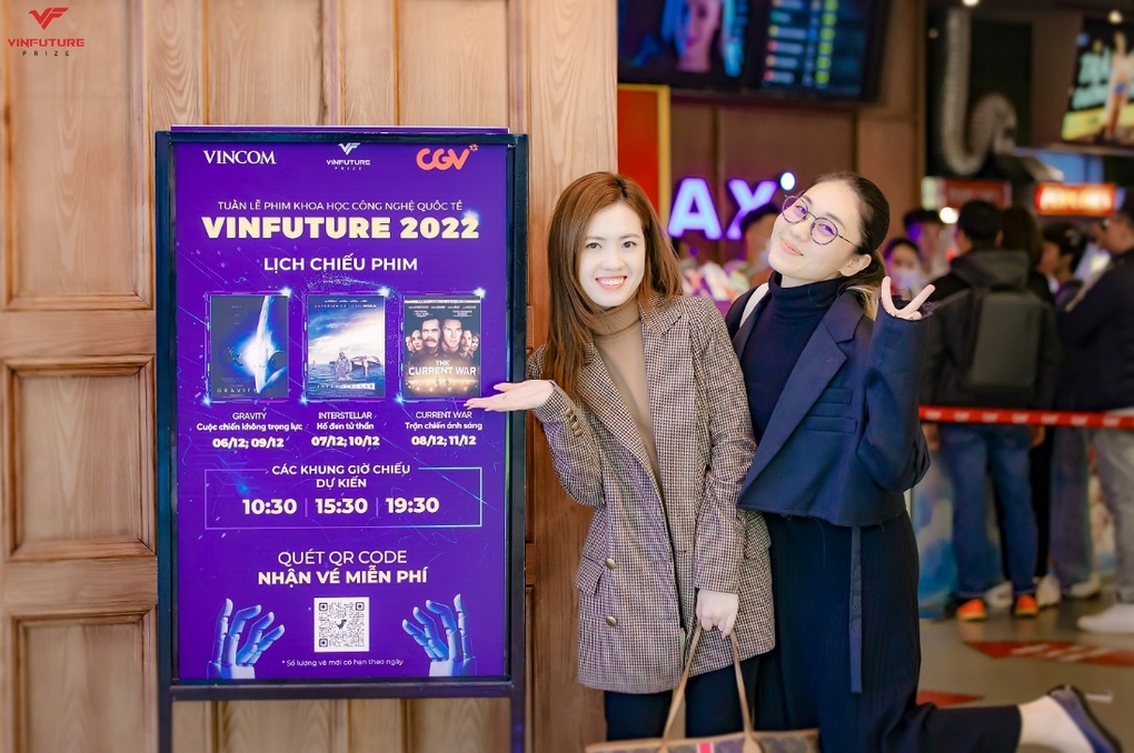 Gravity tái xuất cùng Interstellar và Current War trong tuần lễ phim VinFuture - 4 Gravity tái xuất cùng Interstellar và Current War trong tuần lễ phim VinFuture - 4