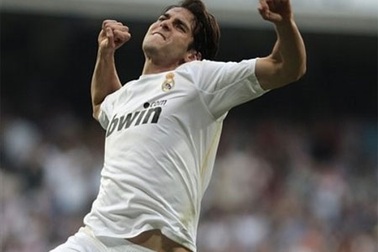 “Kaka suýt nữa trở thành người của Sevilla”