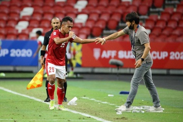 CĐV Indonesia: "Ký ngay hợp đồng 10 năm với Shin Tae Yong"