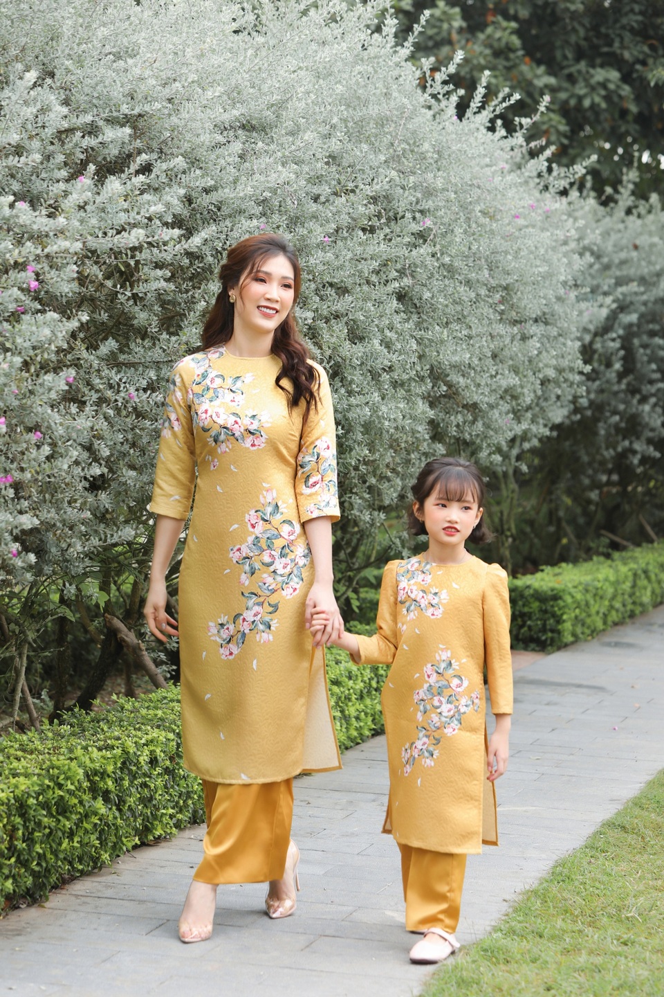 Hoa hậu Phí Thuỳ Linh lên dự định đón Tết, ước có thêm con gái - 14 Hoa hậu Phí Thuỳ Linh lên dự định đón Tết, ước có thêm con gái - 14