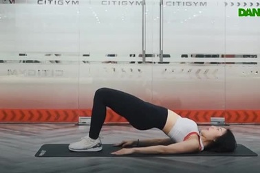 Bài tập nâng mông trên sàn giúp vòng 3 căng tròn, săn chắc