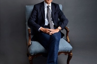 Cộng đồng mạng tranh cãi vì quan điểm "phụ nữ Việt bỏ bê bản thân" của đạo diễn Lê Hoàng