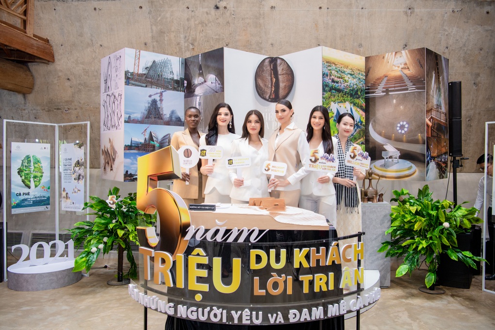 5 hoa hậu quốc tế dự sinh nhật Bảo tàng Thế giới cà phê - 2