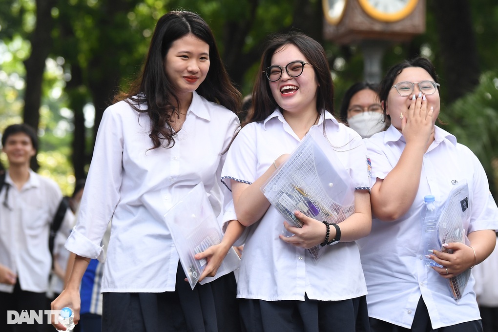 Đề tham khảo tốt nghiệp THPT 2024: Môn tiếng Anh khó đạt điểm 9, 10 - 2 Đề tham khảo tốt nghiệp THPT 2024: Môn tiếng Anh khó đạt điểm 9, 10 - 2