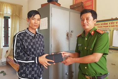 Nhặt được số tiền lớn, hai phụ nữ tìm cách trả lại chủ nhân