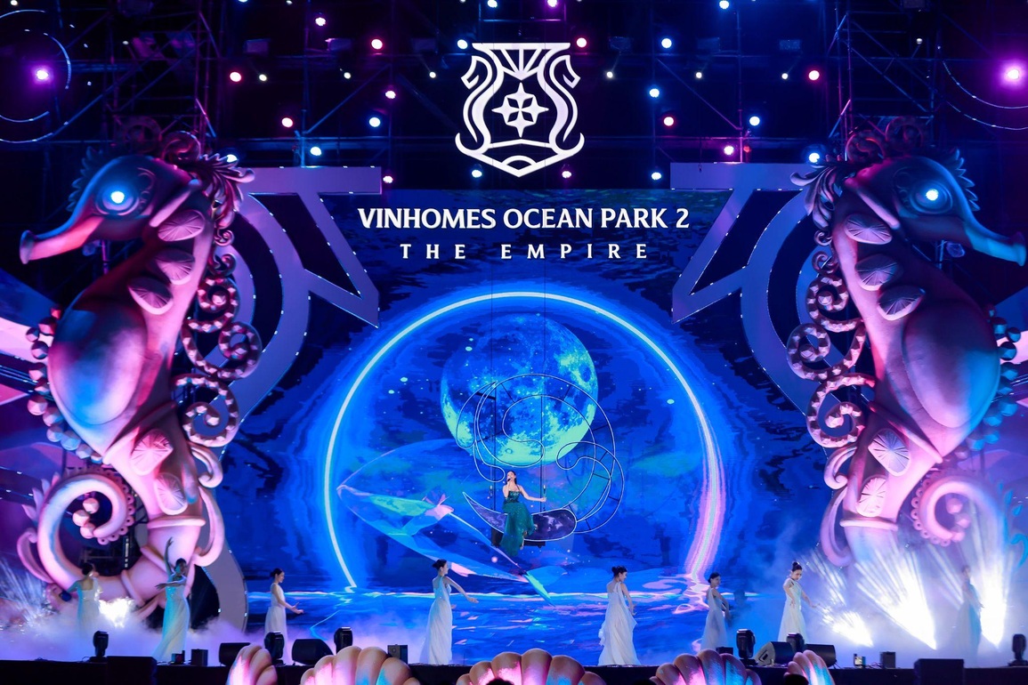 Pháo hoa rực rỡ khai trương tổ hợp biển tạo sóng ở Vinhomes Ocean Park 2 - 10 Pháo hoa rực rỡ khai trương tổ hợp biển tạo sóng ở Vinhomes Ocean Park 2 - 10