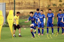 Đội tuyển Việt Nam di chuyển 14 tiếng sang Jordan