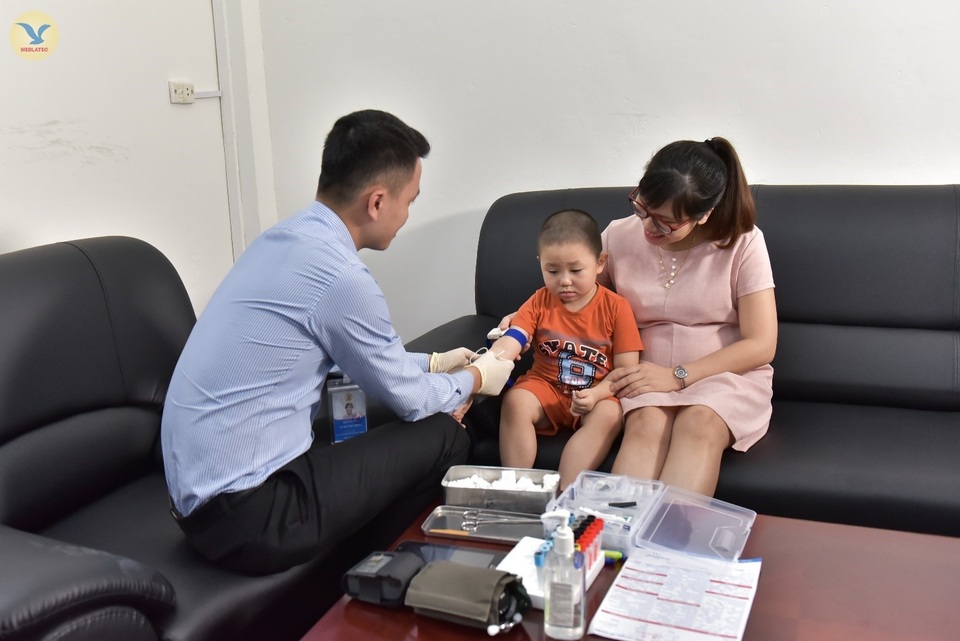 Sốt “rình rập” trẻ mùa đông, mẹ cảnh giác vì có thể thức trắng đêm trông con - 3