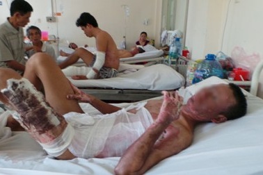 Bị thiêu sống vì mang xăng đi... dọa đốt nhà