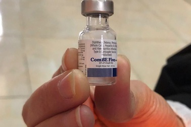 Bé trai 2 tháng tuổi tử vong sau tiêm vắc xin ComBe Five