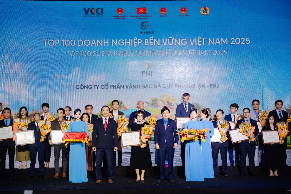 PNJ được vinh danh Ngôi sao CSI vì hành trình phát triển bền vững - 2