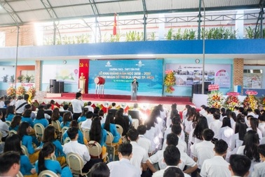 Trường THCS -THPT Tân Phú khai giảng năm học mới