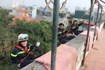 Nghề... “đi trước, về sau”!